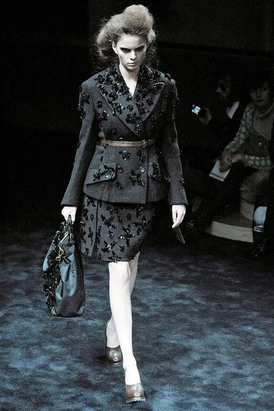 Look 28